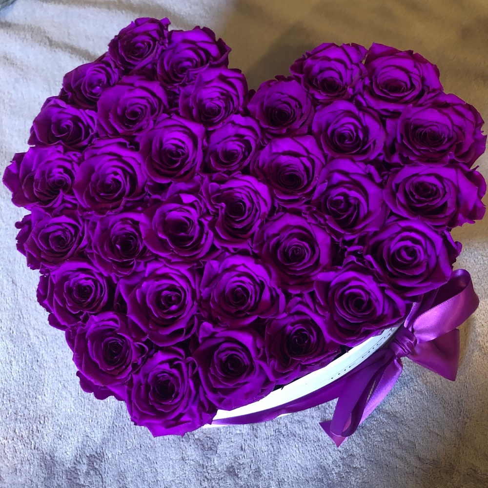 ROSES IN HEART SHAPE - Picture 3 of 5